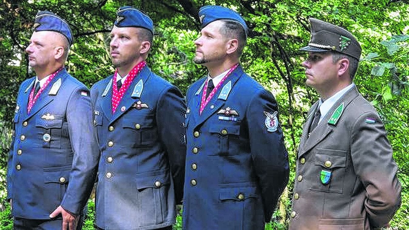 A hősi halott pilóta sírjánál tisztelegtek Sopronbánfalván