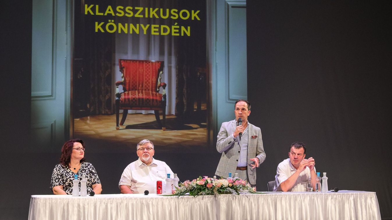 Új évadot hirdettek a győri színházban - fotók