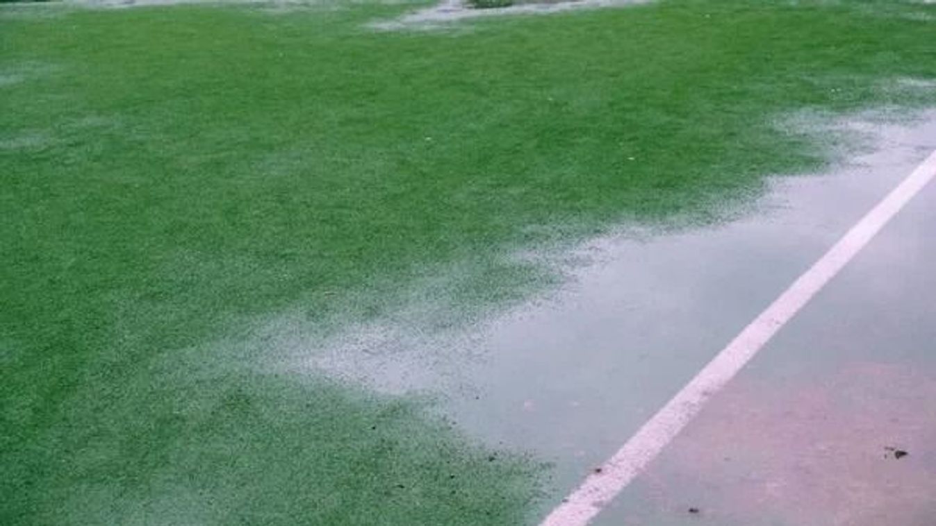 Víz alatt a pálya - Elmarad a Paks mezőörsi kupacsatája