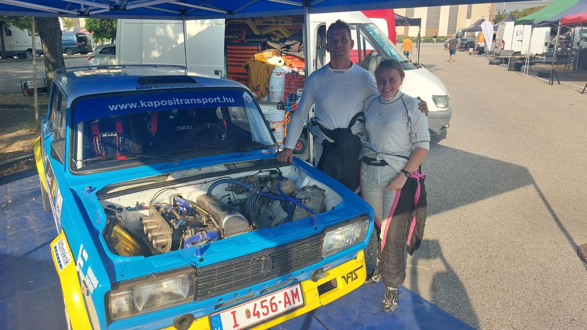 Hulmann Gábor pilóta és Molnár Fanni navigátor holnap újra ring beszáll a győri rally-n.