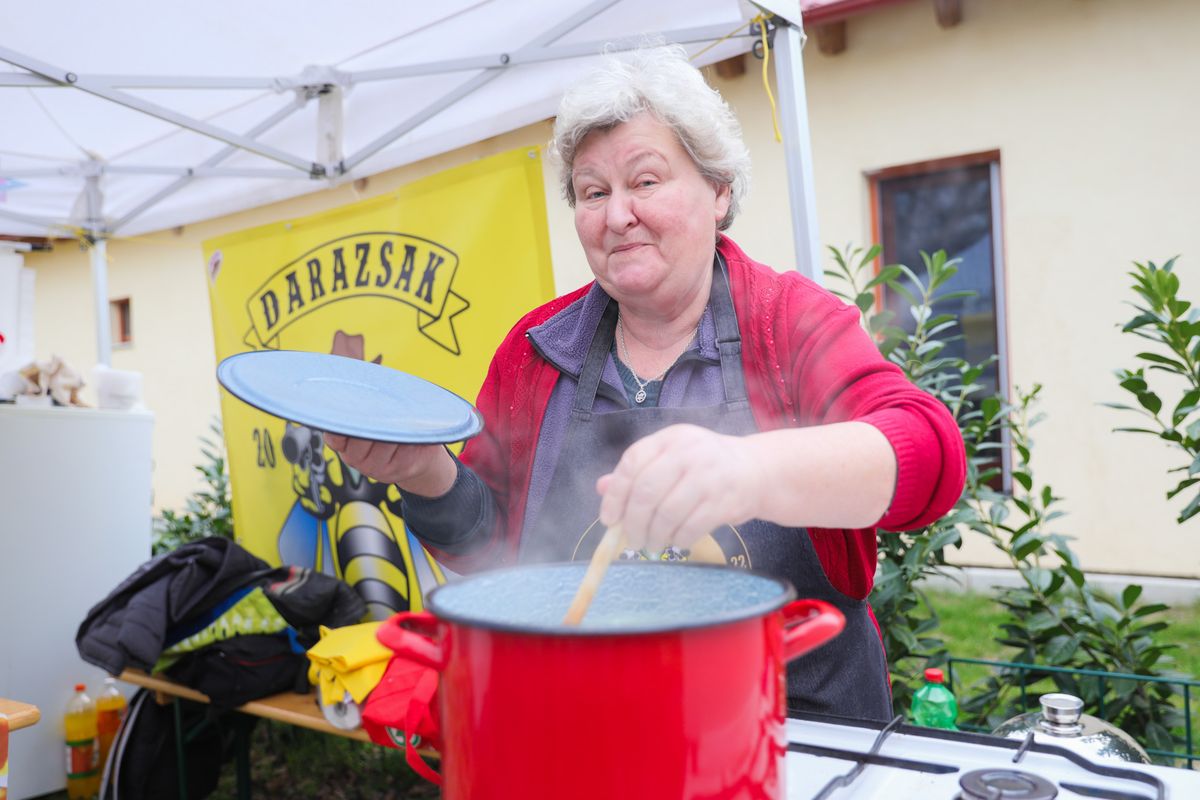 Jász Zsuzsanna krumpligombócot készített párolt káposztával, amit anyósának titkos receptje ihletett.