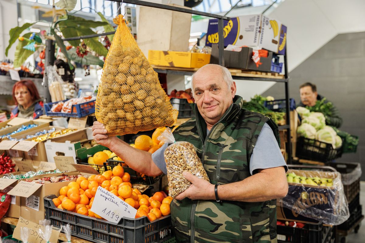 Kuti Ferenc meg akarja pörgetni az eladásokat, ezért kerül ennyibe a dió nála