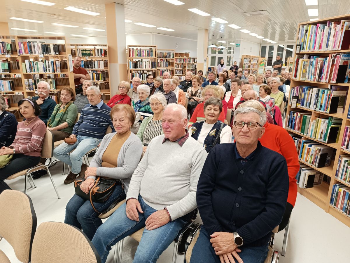 A Fő utcai épületek egykori lakóinak története sokakat érdekelt a városi könyvtárban. 