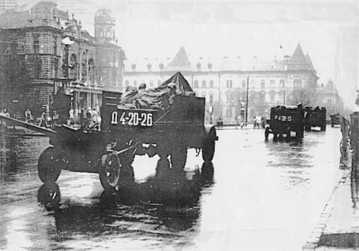 A szovjet hadsereg bevonulása Győrbe. 1956.