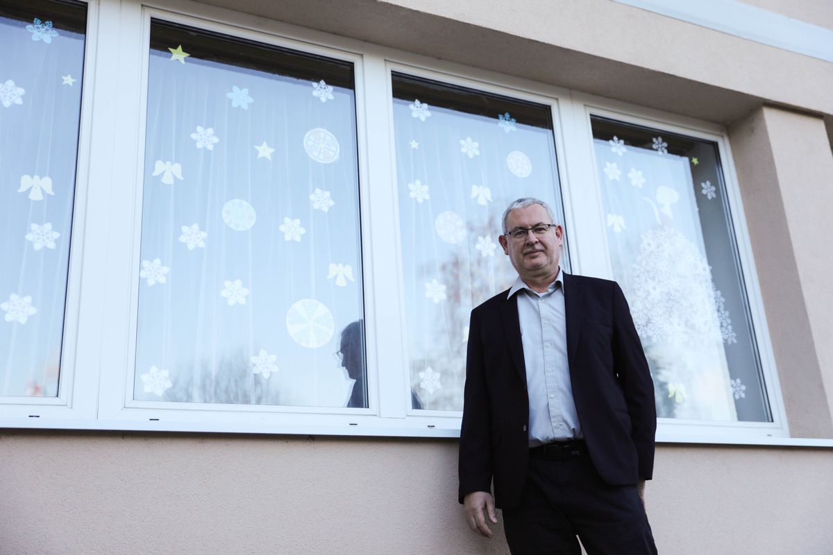 Nagy László igazgató elmondta, a karácsonyi készülődés során a gyerekek rengeteg papírt elhasználtak idén