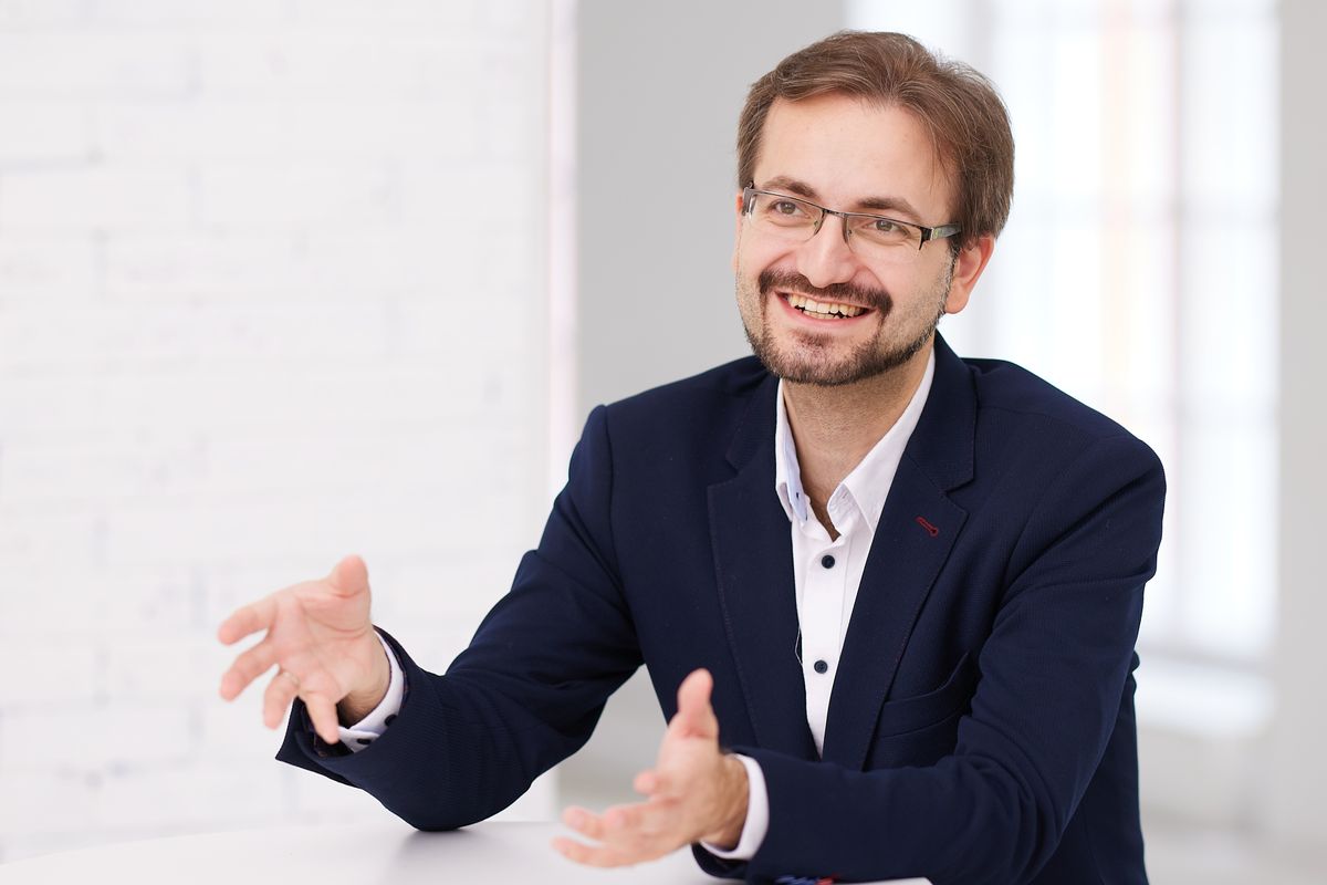 Limpár Imre tanácsadó-szakpszichológus, A siker tervezhető, a 100 mondat, amely megváltoztatta az életemet és a Lélek igazságai című sikerkönyvek szerzője szerint érdemes minél konkrétabb célokat megnevezni életünk több területén 2025 elején.