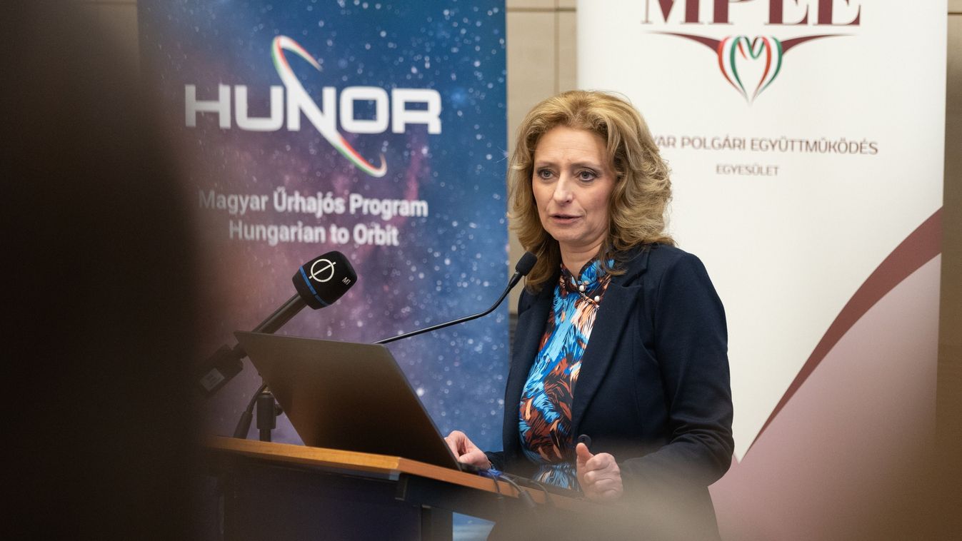 Ferencz Orsolya: Magyarország képes űrhajós-válogatásra és -kiképzésre