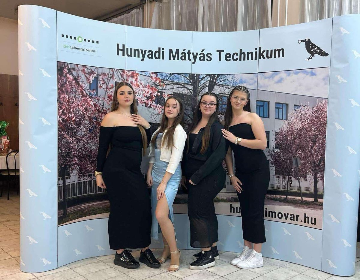 Bált szervezett a mosonmagyaróvári Hunyadi Technikum