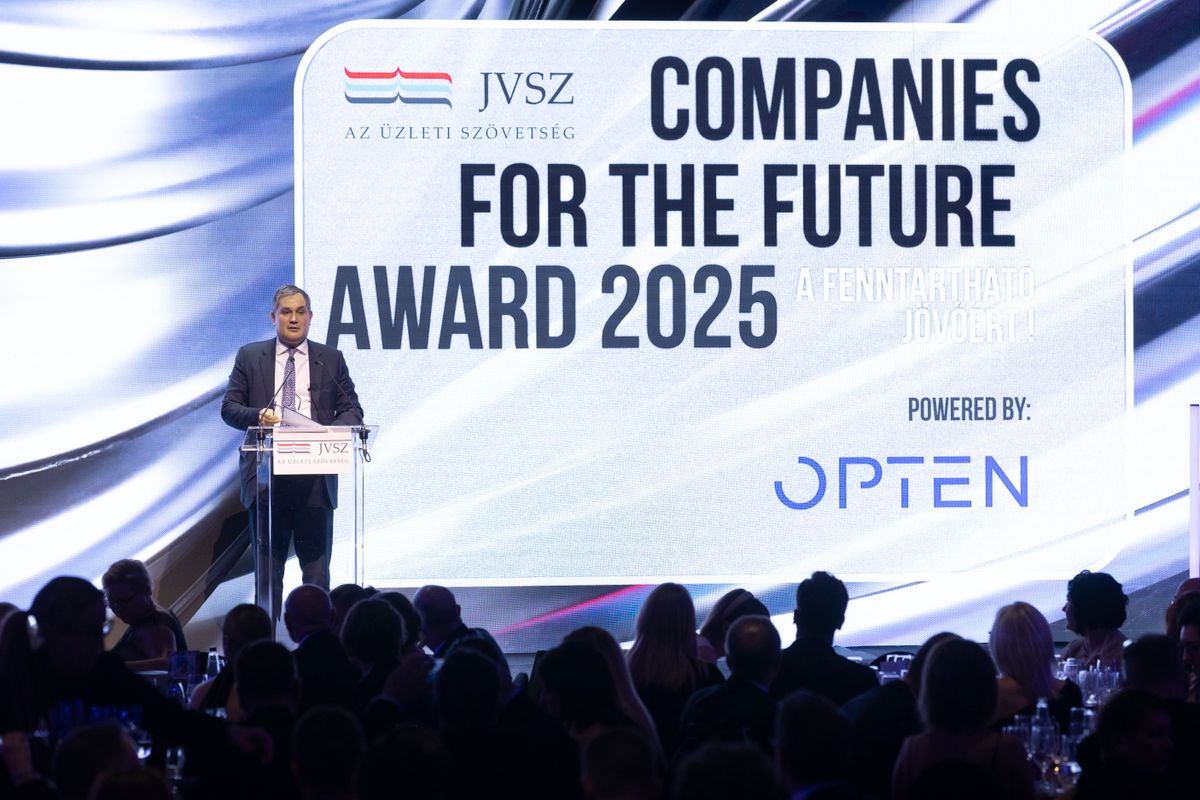 Nagy Márton beszédet mond a Joint Venture Szövetség Companies for the Future Award 2025 (Vállalatok a jövőért díj) díjátadó gáláján a Budavári Lovardában 2025. február 22-én. A nemzetgazdasági miniszter itt részletezte az adómentesség és az áfavisszatérítés kérdéskörét.