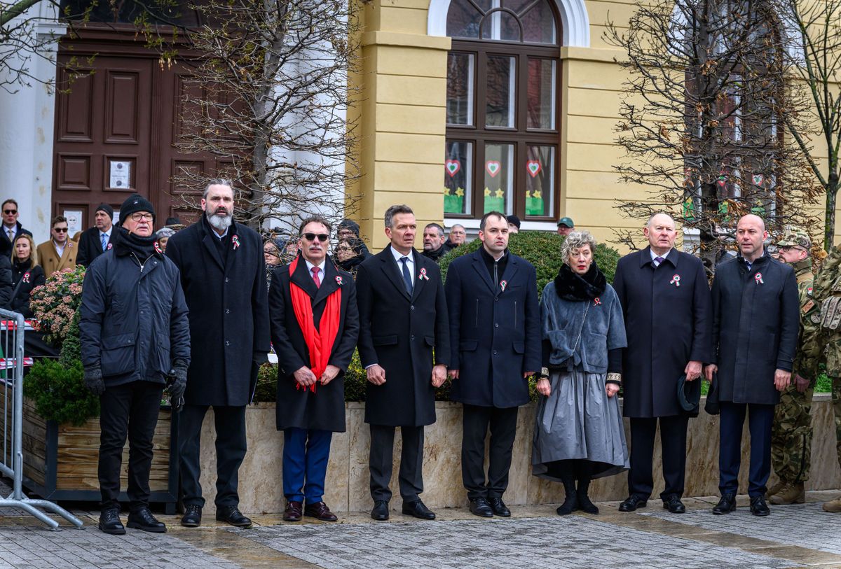 Ünnepi díjak 2025. március 15-én - Sopronért Emlékérmet vehetett át dr. Simonné Kajtár Gabriella és Simon István Ágoston (balról a harmadik).