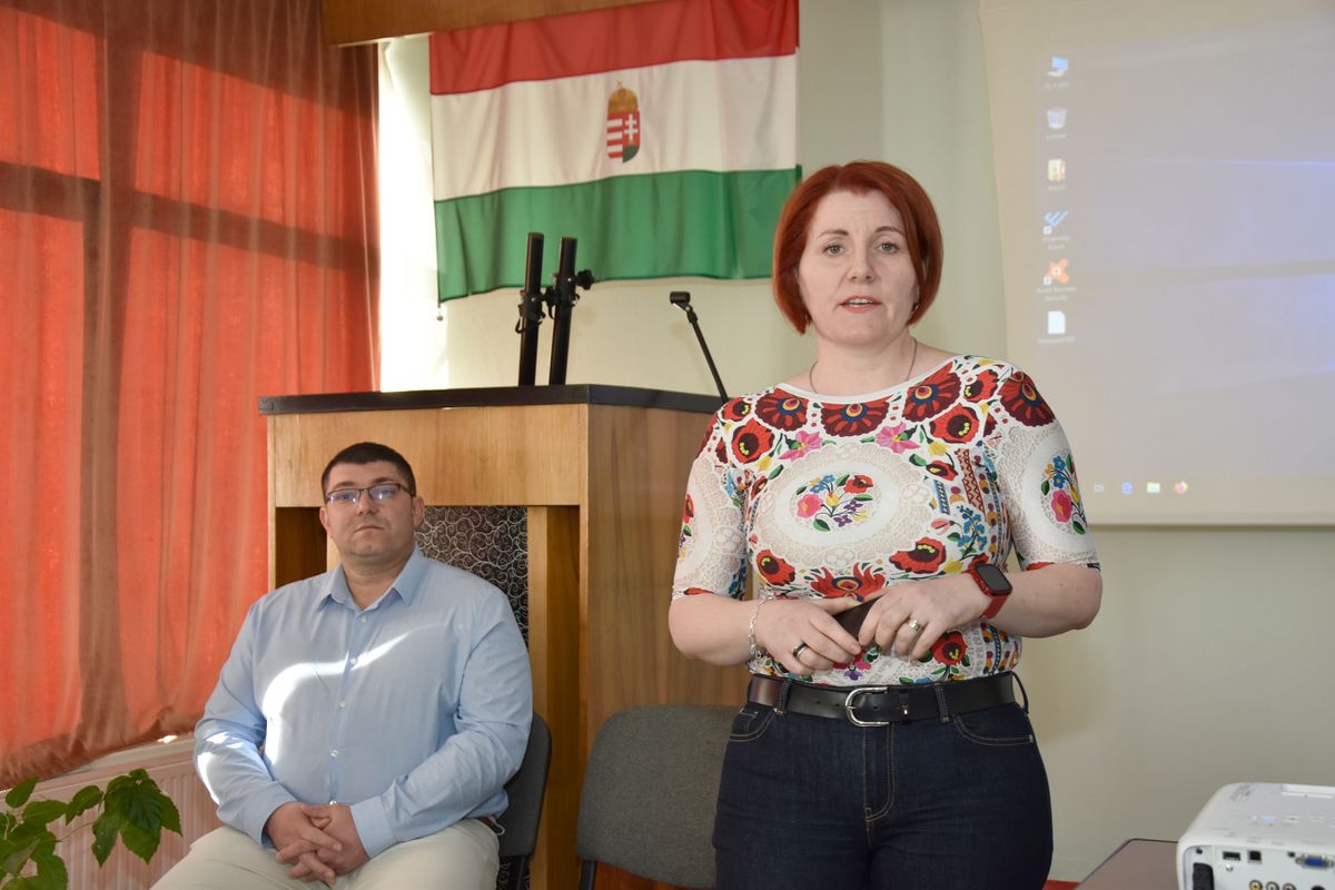 A sürgősségi osztály mutatkozott be elsőként a Karolina Akadémián: dr. Jenei Kinga főigazgató megnyitója után dr. Nagy István avatta be a részletekbe a hallgatóságot