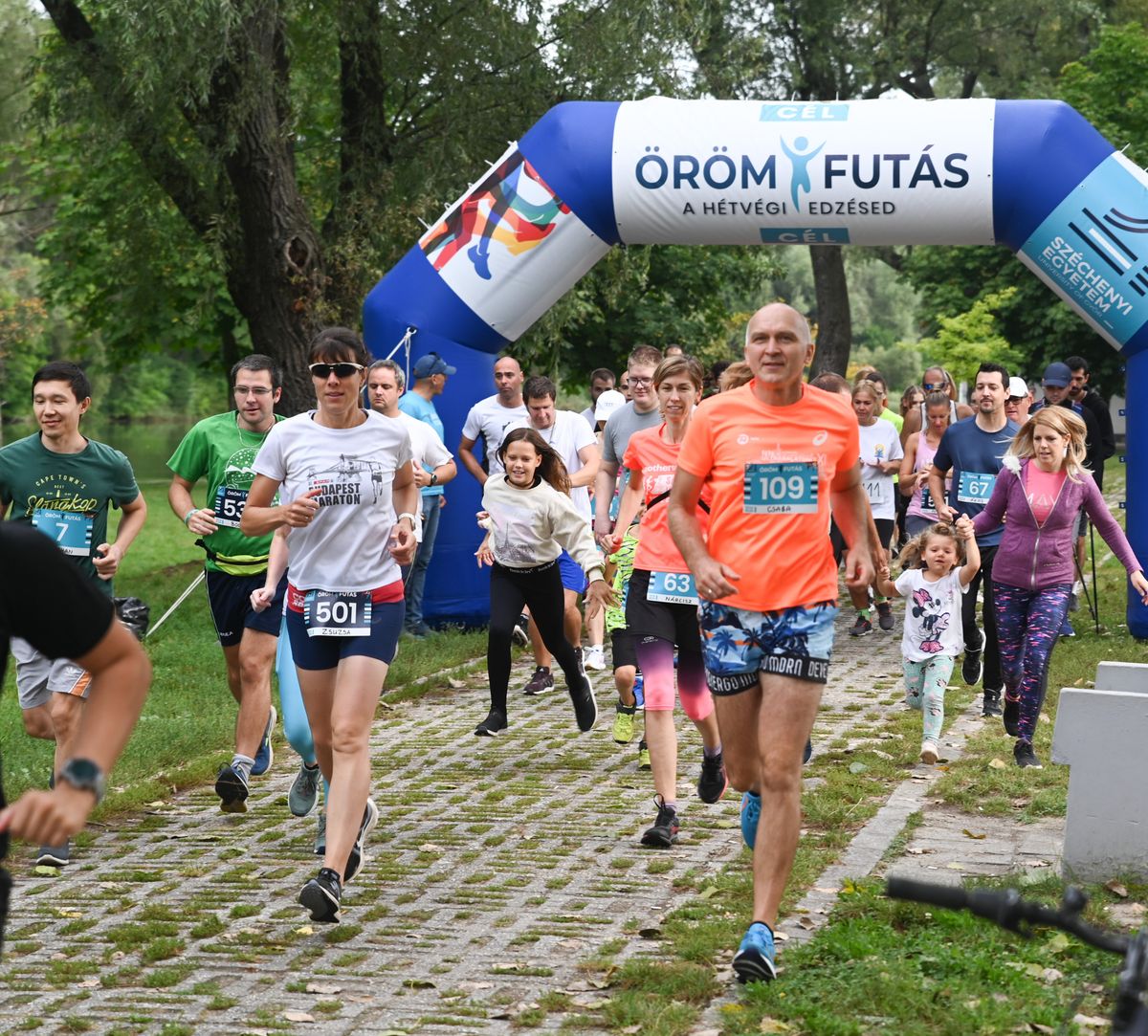 Örömfutás minden szombaton.