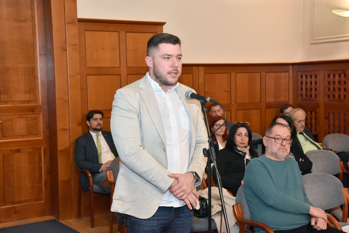 A kézilabda klubot képviselő Pfeilmayer Dávid köszönetet mondott az eddigi támogatásért