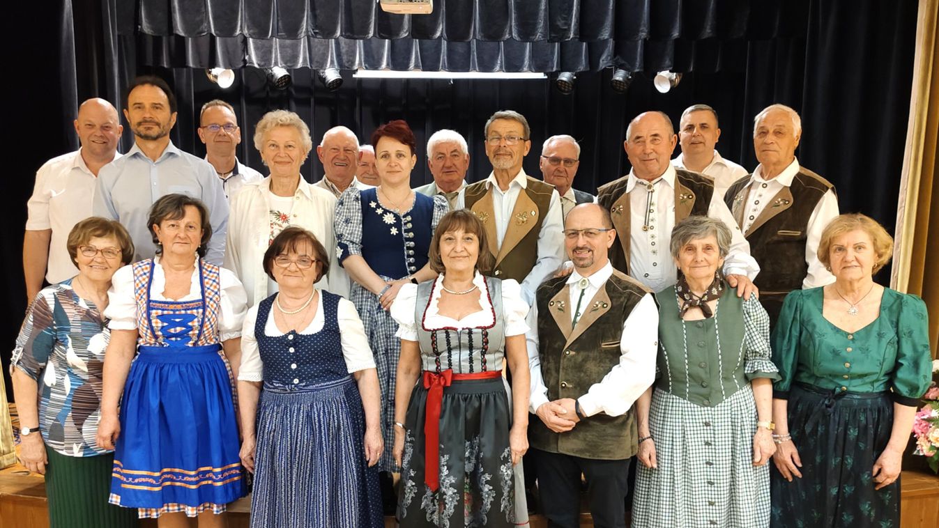 Zeneszóval köszöntötték a tavaszt Levélen