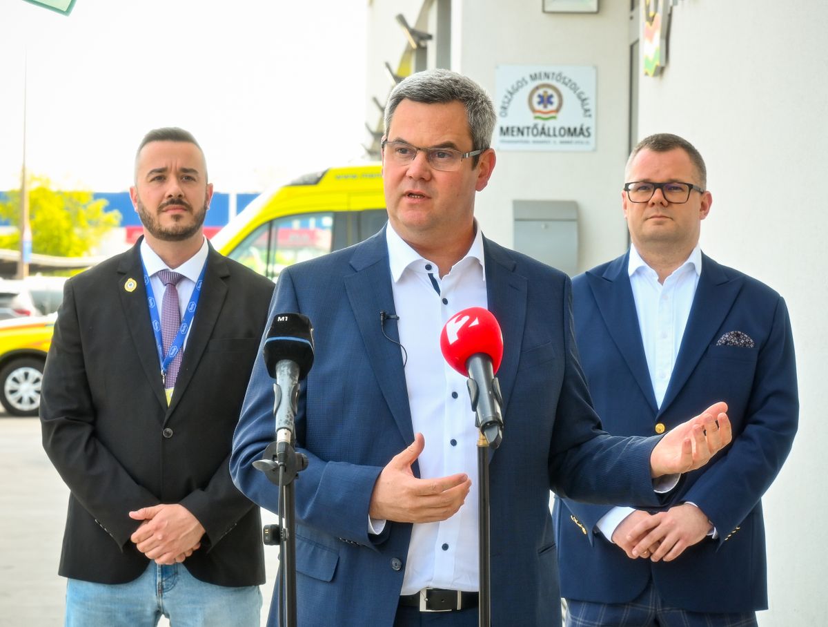 győri mentőállomás, fekete dávid, takács péter, haness jános, brüsszel, tisza, uniós forrás
