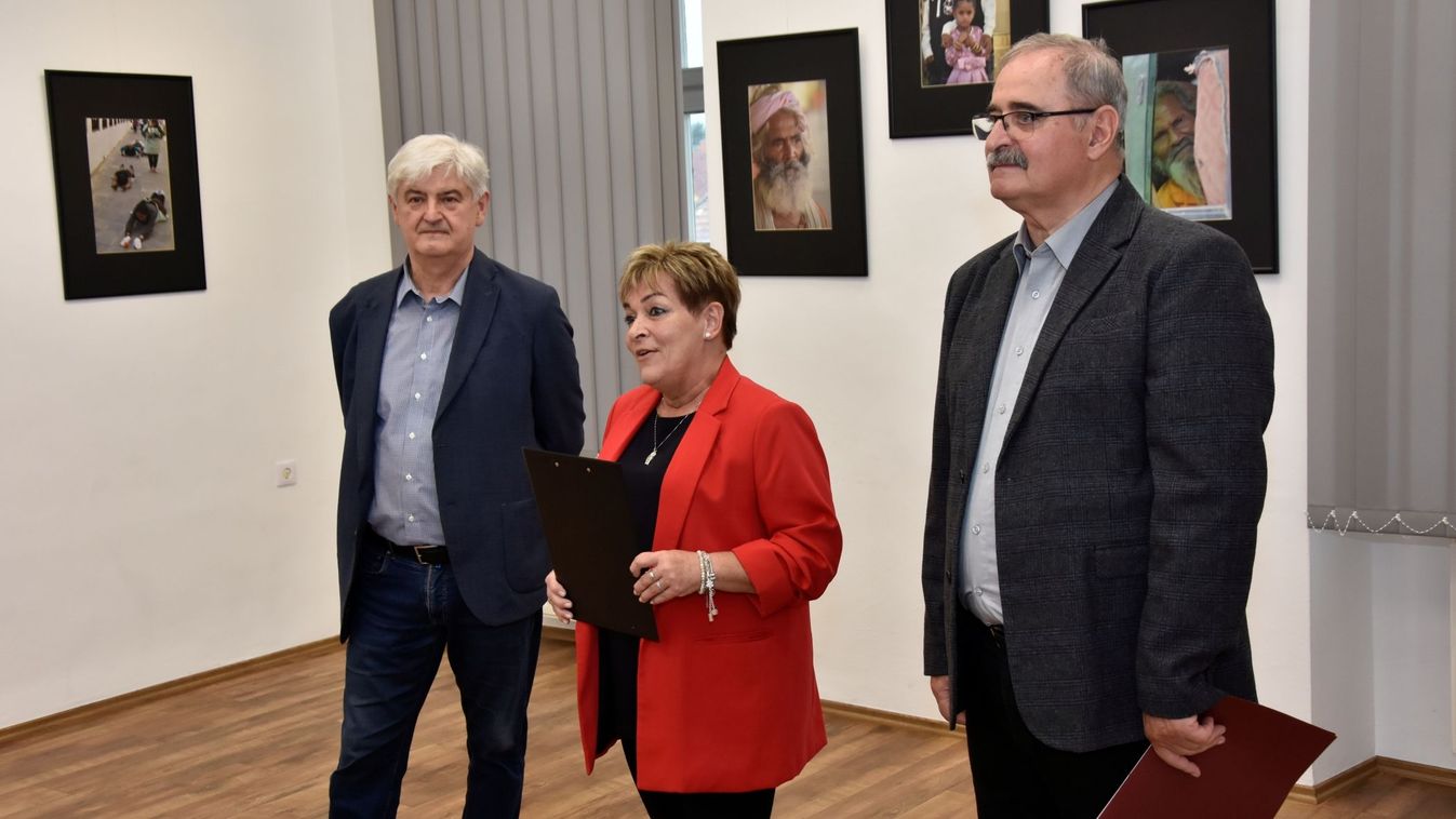 Molnár Lajos fotóiból nyílt kiállítás a Fehér Ló Közösségi Házban - Képgaléria