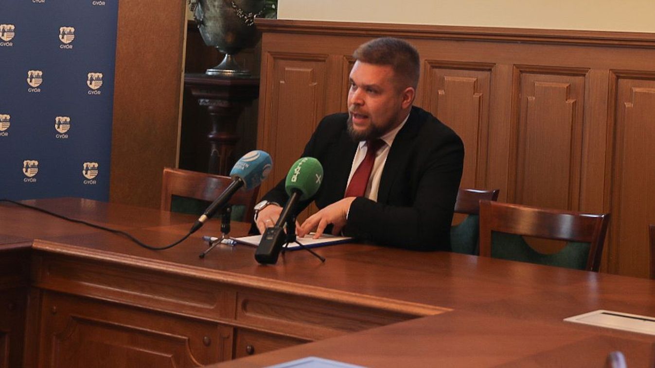 Panelosok, elégedettek a parkolással? – A győri polgármester kérdezi