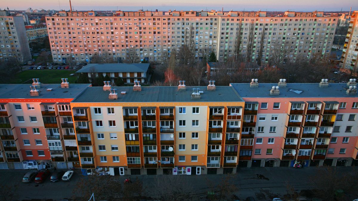 A győri panellakásokra folyamatosan van kereslet. Ez meg is látszik az eladó lakások árán. Fotó: Kisalföld-archívum