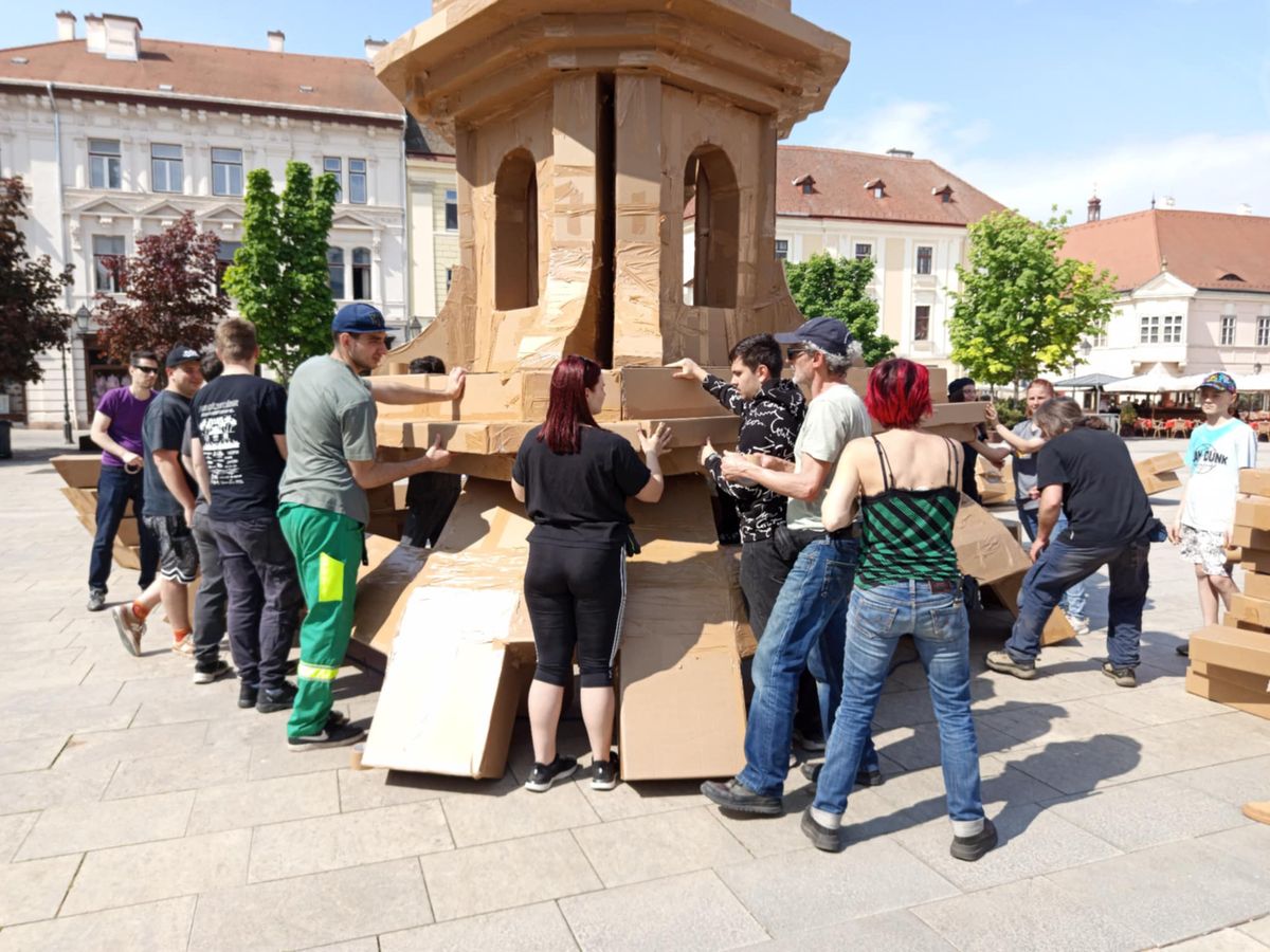 Már áll a Tűztorony Győrben.