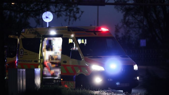 Súlyos baleset a Dunacenternél: Motoros és autó ütközött