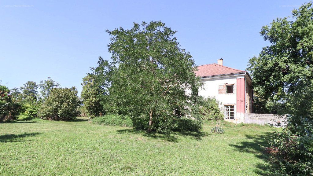 Eladó kastély Hegyeshalom mellett