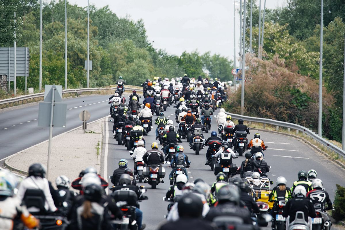 Varga Ákos búcsú motor felvonulás