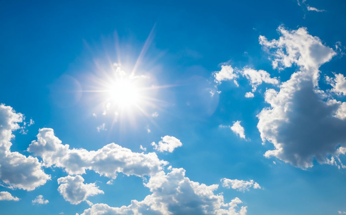 Brightening,The,Puffy,Clouds,With,The,Sun.,Sky,Perspective.,Gorgeous
