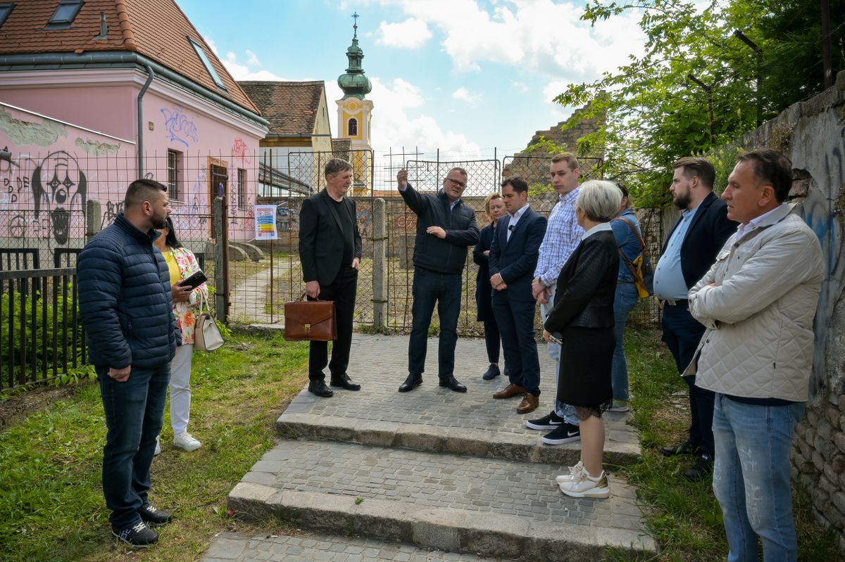 veszélyes udvar
