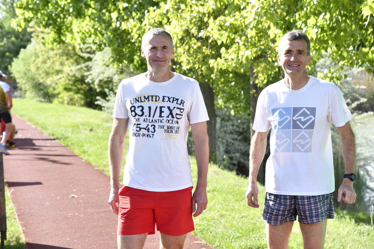 A futás népszerűsítéséért sokat tesz a Mosonmagyaróvári Stucc Futóklub, a felvételen Kelemen Attila alelnök és Takács László elnök. Fotó: Kerekes István