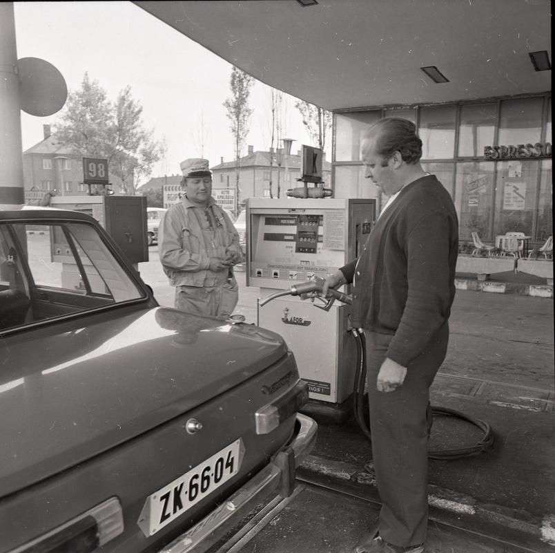 önkiszolgáló benzinkút