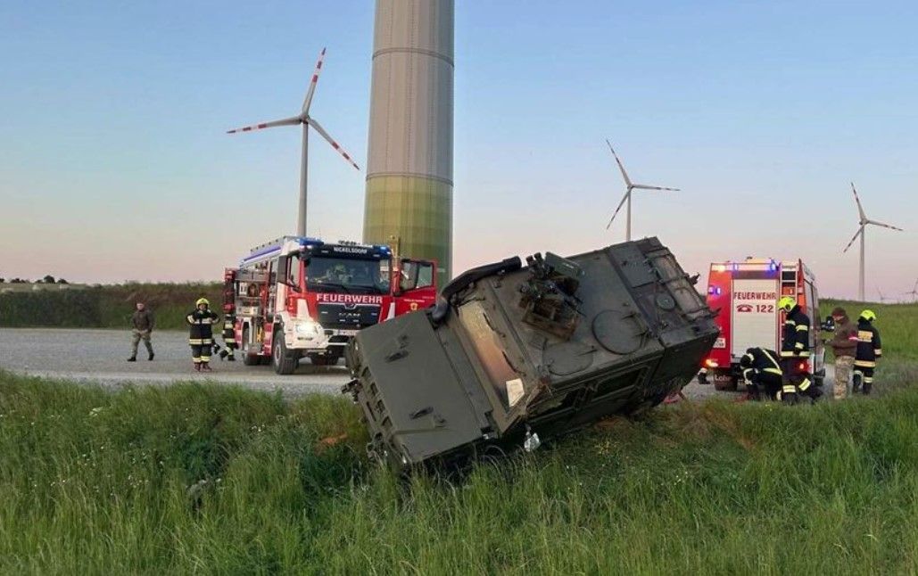 páncélautó baleset tűzoltók mentés