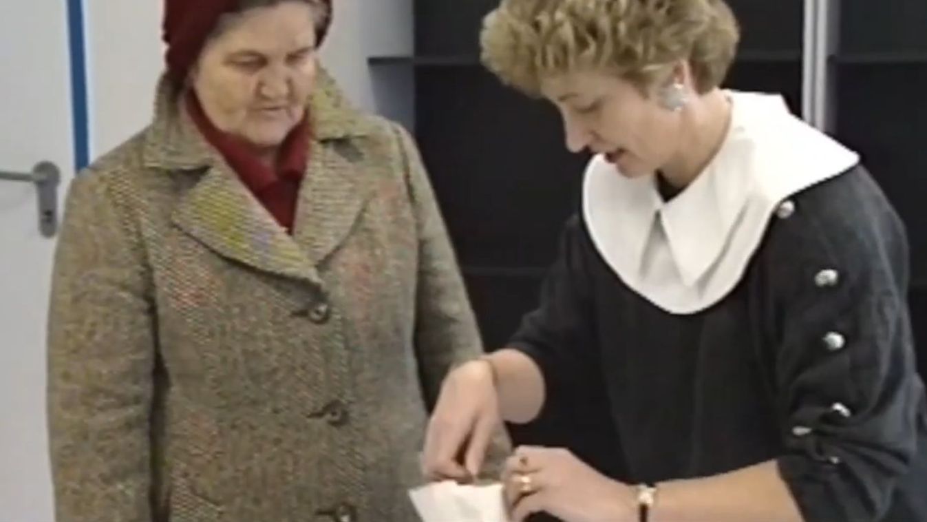 Miért osztott pénzt a gazdag osztrák vállalkozó Jánossomorján? – Ez a videó tömény '90-es évek!