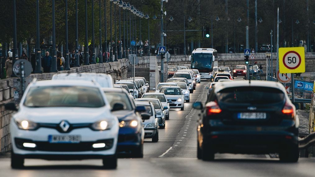Az Európai Bizottság évente műszaki vizsgára kötelezné a tíz évesnél idősebb járműveket.