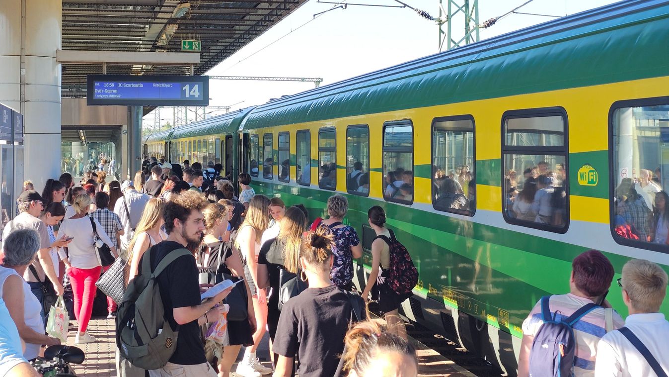 Frissített hír: leszakadt felsővezeték után biztosítóberendezési hiba miatt jelentősek a késések a győri fővonalon