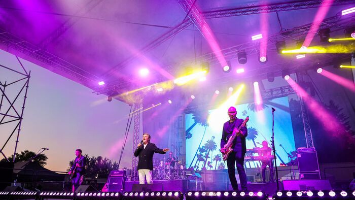 Thomas Andersre több száz kicsi és nagy ropta