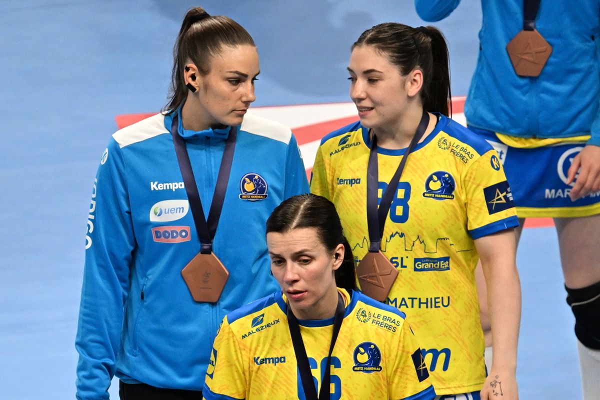 SZÖLLÕSI-SCHATZL Nadine; SZEMEREY Zsófia; VÁMOS Petra
