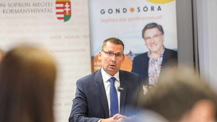 Sajtótájékoztatót rendeztek Győrben a Gondosóra programról