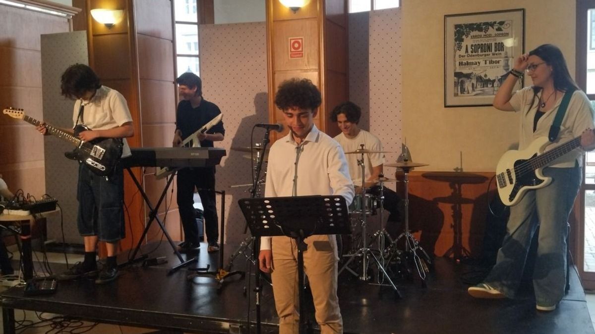 Berzsenyi versei rockosítva szóltak a soproni Liszt Caféban - fotók