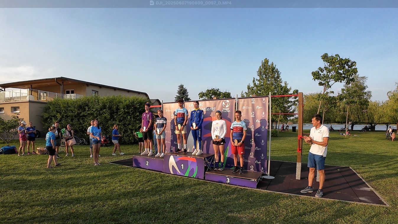 Triatlon szupersprint ob - A férfiaknál Szűcs András, a nőknél Pusztai Dóra nyert Ikrényben - videó
