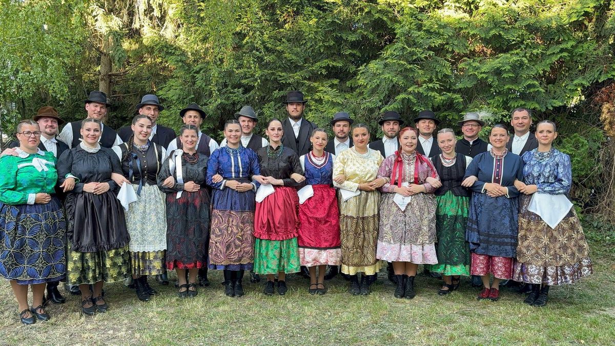 Néptánc találkozót szervezett Kónyban a helyi hagyományőrző egyesület.