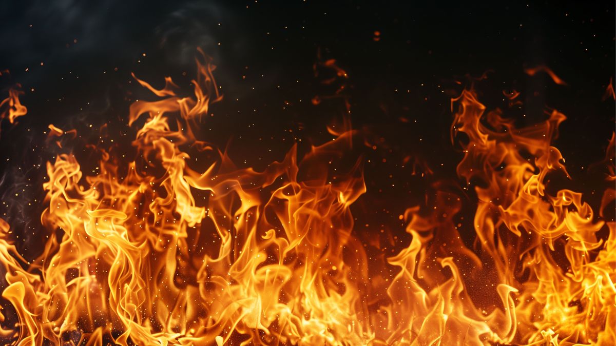 A győri Hűtőház utcába csaptak fel a lángok