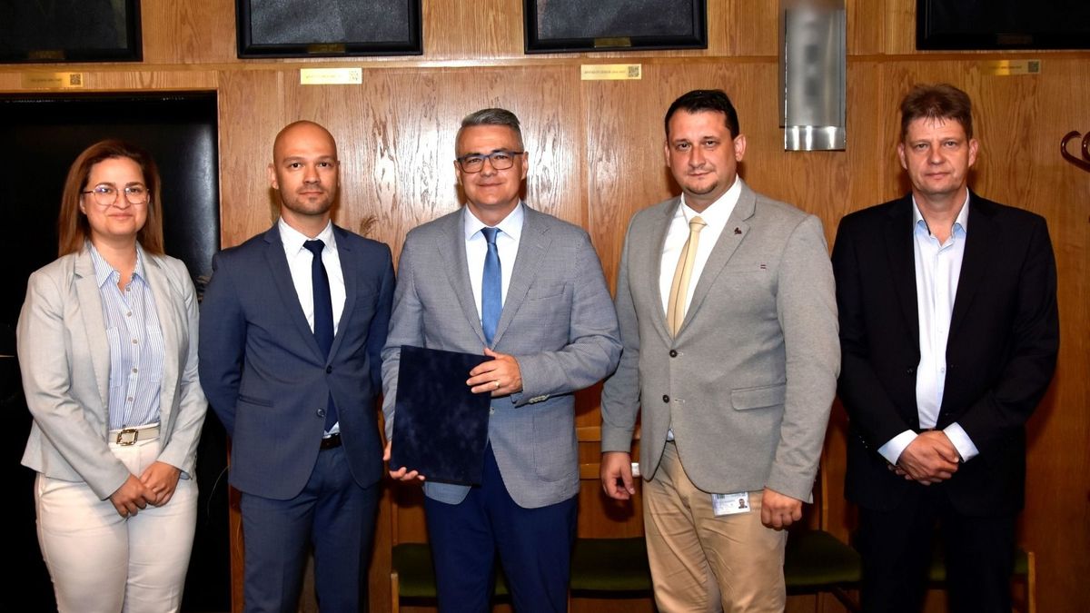 Együttműködési szerződést írt alá a mosonmagyaróvárikar a Livestocker Solutions Kft.-vel