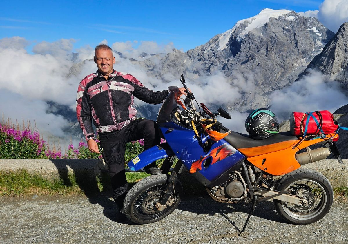 Irány Dakar - A győri Tempfli László számos helyen indult már autó- és motorversenyeken szerte a világban, de a legendás sivatagi futamon eddig még nem vett részt.