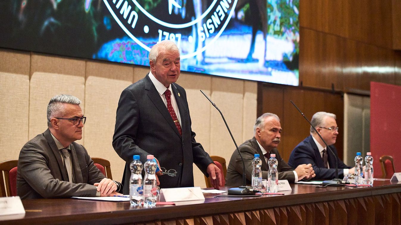 Ragadós száj- és körömfájás: közös konferenciát rendezett az Állatorvostudományi Egyetem és a Széchenyi István Egyetem