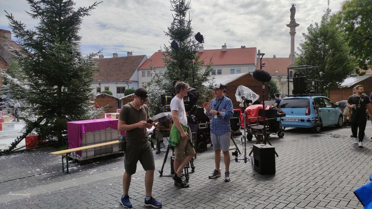 Hollywoodi sztárok Sopronban, az amerikai produkció kulisszái mögé lestünk a történelmi városközpontban. Fotó: Varga Henrietta