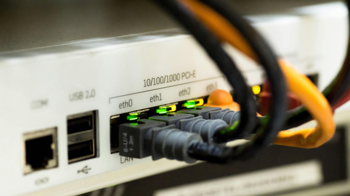 Telekomos vagy? Órákra eltűnik az internet több településen