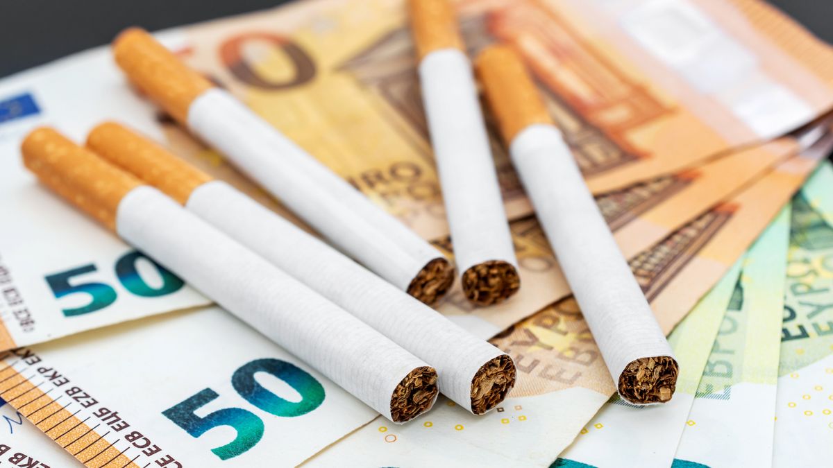 cigarette burn on neck Man suffers fractured neck, third degree burns and has hole blown through  the roof of his mouth after e-cigarette explodes | The Independent