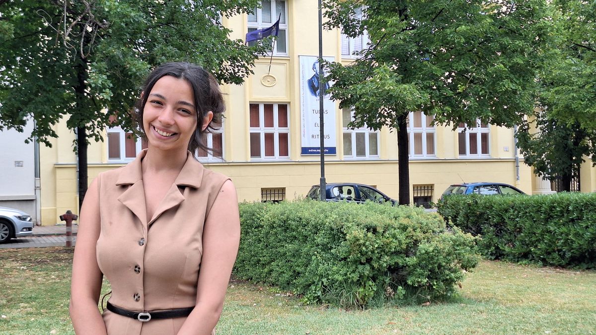 Papp Kármen számára nem volt kérdés, hogy a soproni Eötvös József Evangélikus Középiskola egészségügyi képzésére jelentkezzen, ahol aztán szorgalmával számos díjat és elismerést is megnyert.