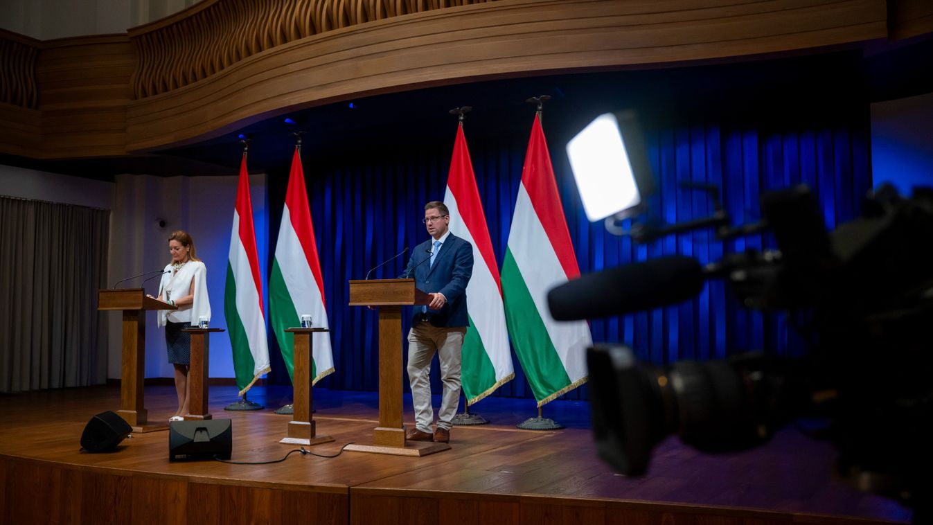 Gulyás: Ukrajna jövője nem a NATO-ban van