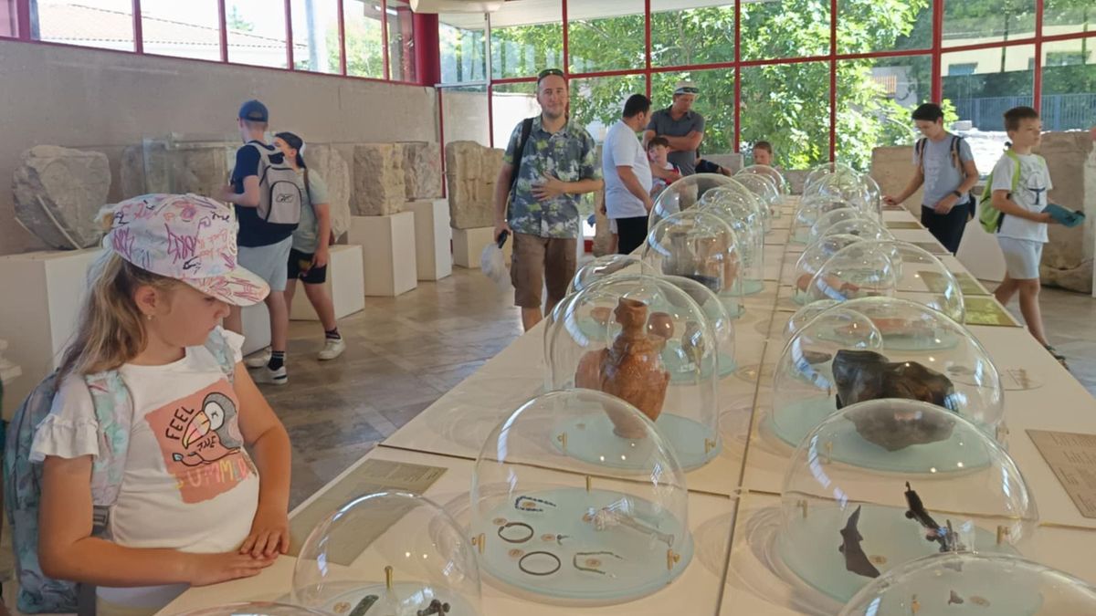 A történész tábort kirándulások mellett előadások, filmvetítés és kézműves foglalkozások gazdagították.